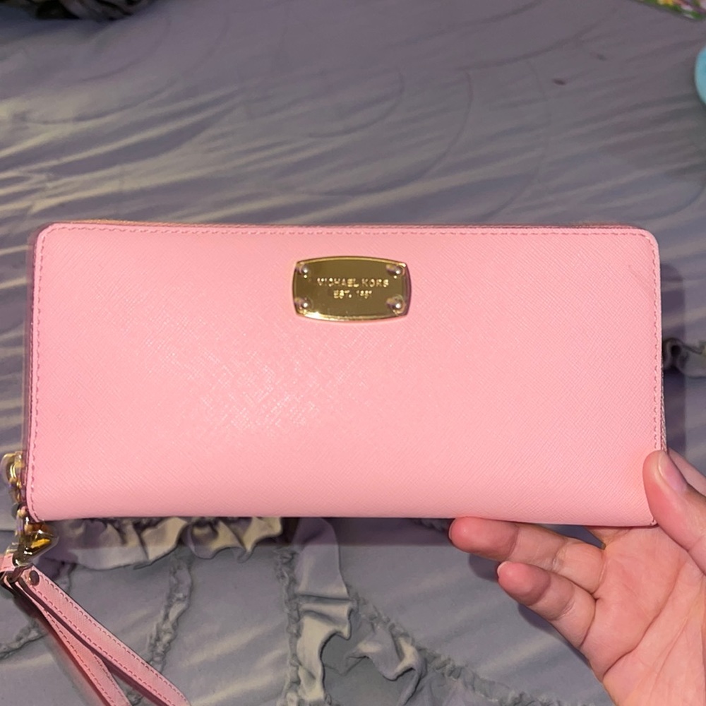 Michael kors wallet
